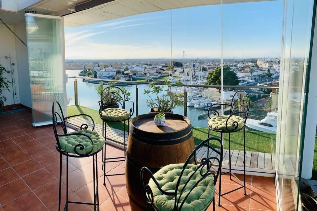 Les Marines Apartment Росес Екстериор снимка