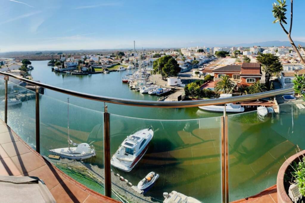Les Marines Apartment Росес Екстериор снимка